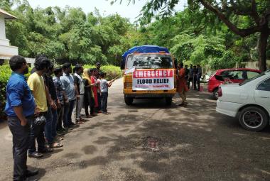 Five vehicles started today morning to Flood Relief areas from Prathidhwani's Flood Relief Collection Centre at Technopark Club House